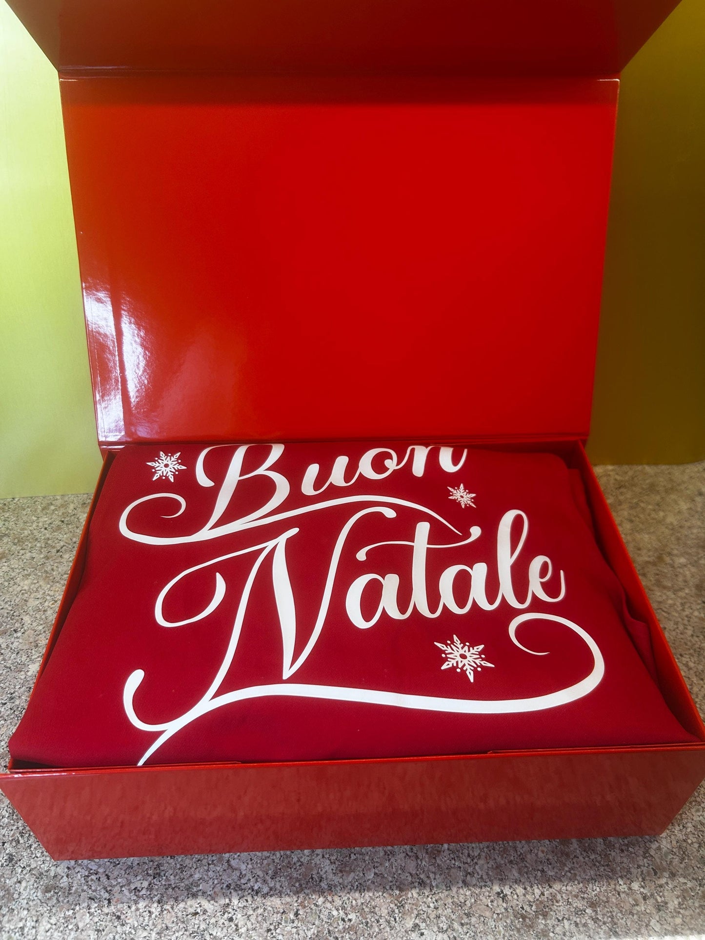 Italian Christmas Gift Set – Natale Box with Apron, Magnets & Treats