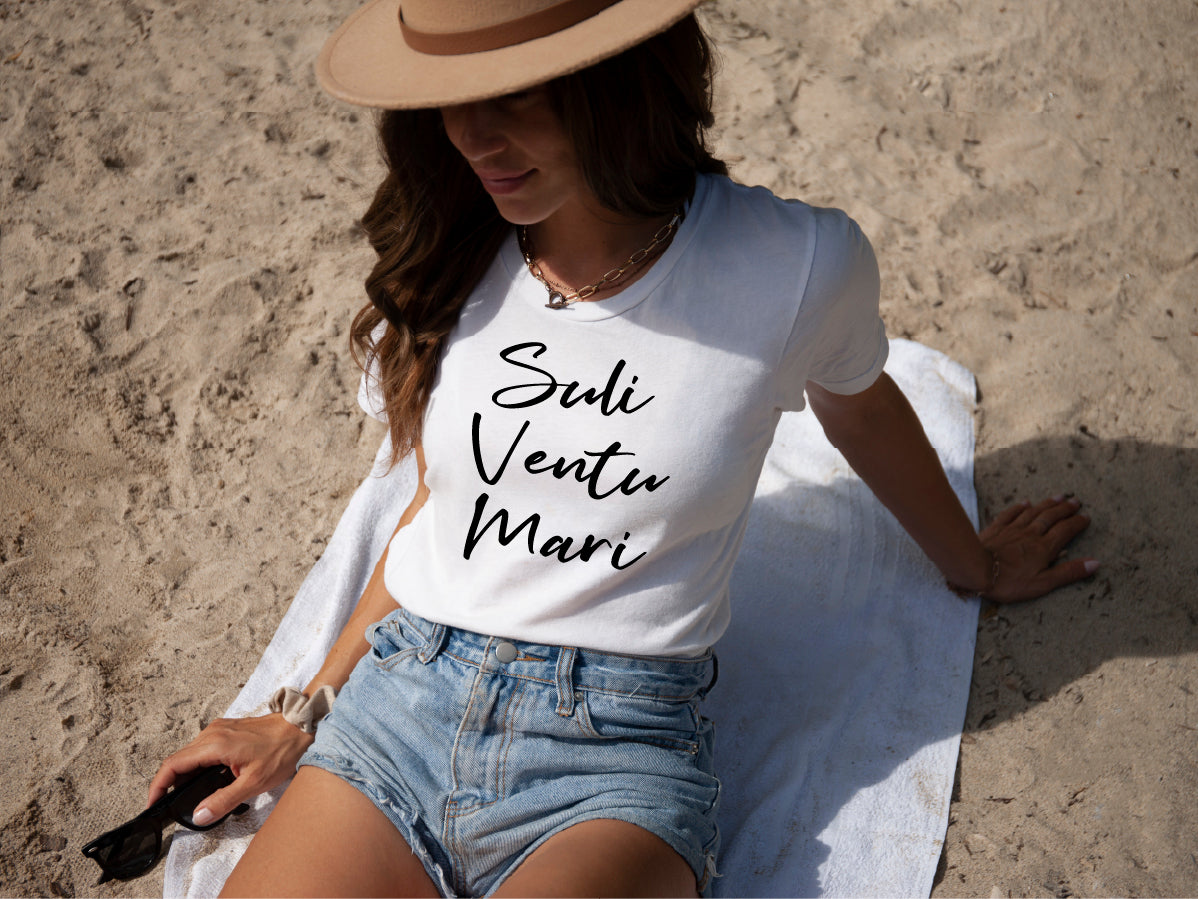 Suli, Venti, Mari T-Shirt – Sicilian Phrase Tee for Italy Lovers